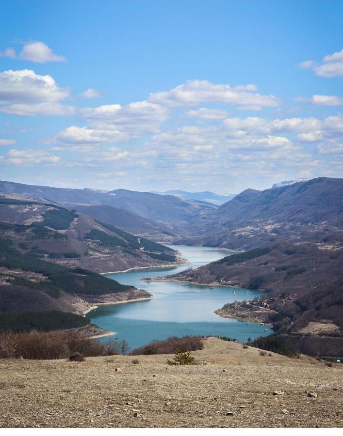 Vila Zapis - Zavojsko Jezero Pirot Buitenkant foto